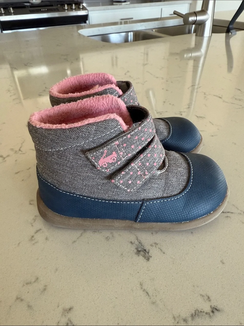 See Kai Run Toddler Basics Ashton High Top Winter boots Pink, gray navy 8